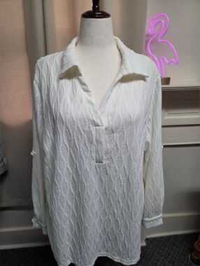 NWT Bloomchick Textured White Tunic Shirt Size 18/20